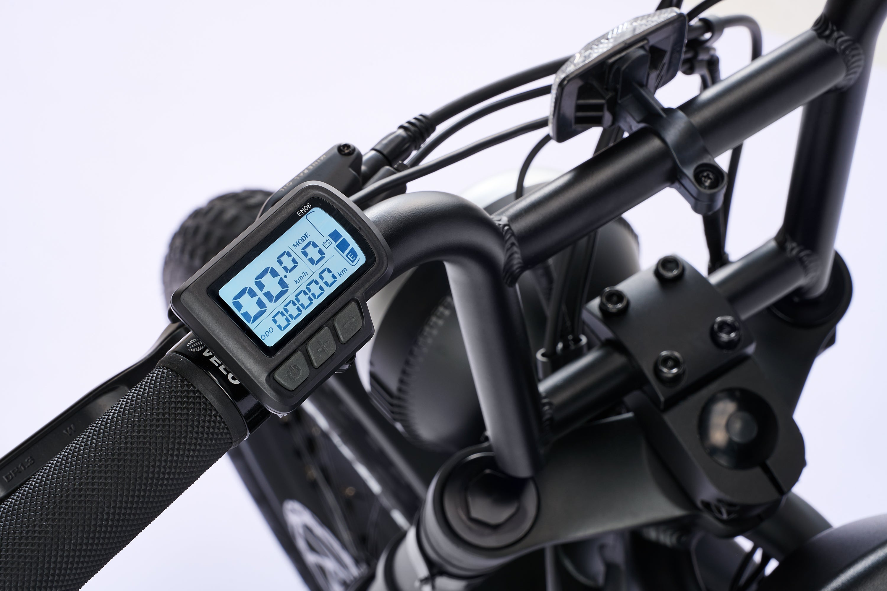 【公式】電動アシスト自転車 TRP-01 2color YADEA